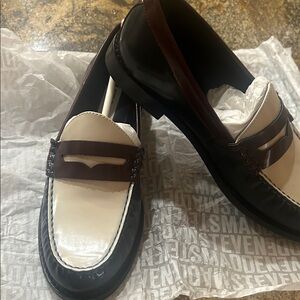 Classic Three-Tone Steve Madden Women’s  Penny Loafers in Blue, Cream, Burgandy